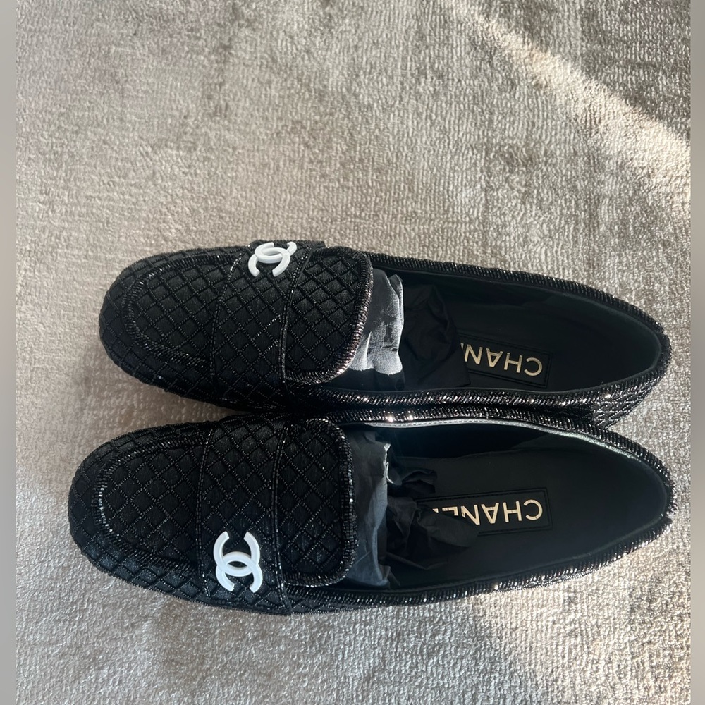 A Beautiful BRAND NEW fabric & embroidered pair of CHANEL Moccasin loafers 39.5 - Picture 10 of 15